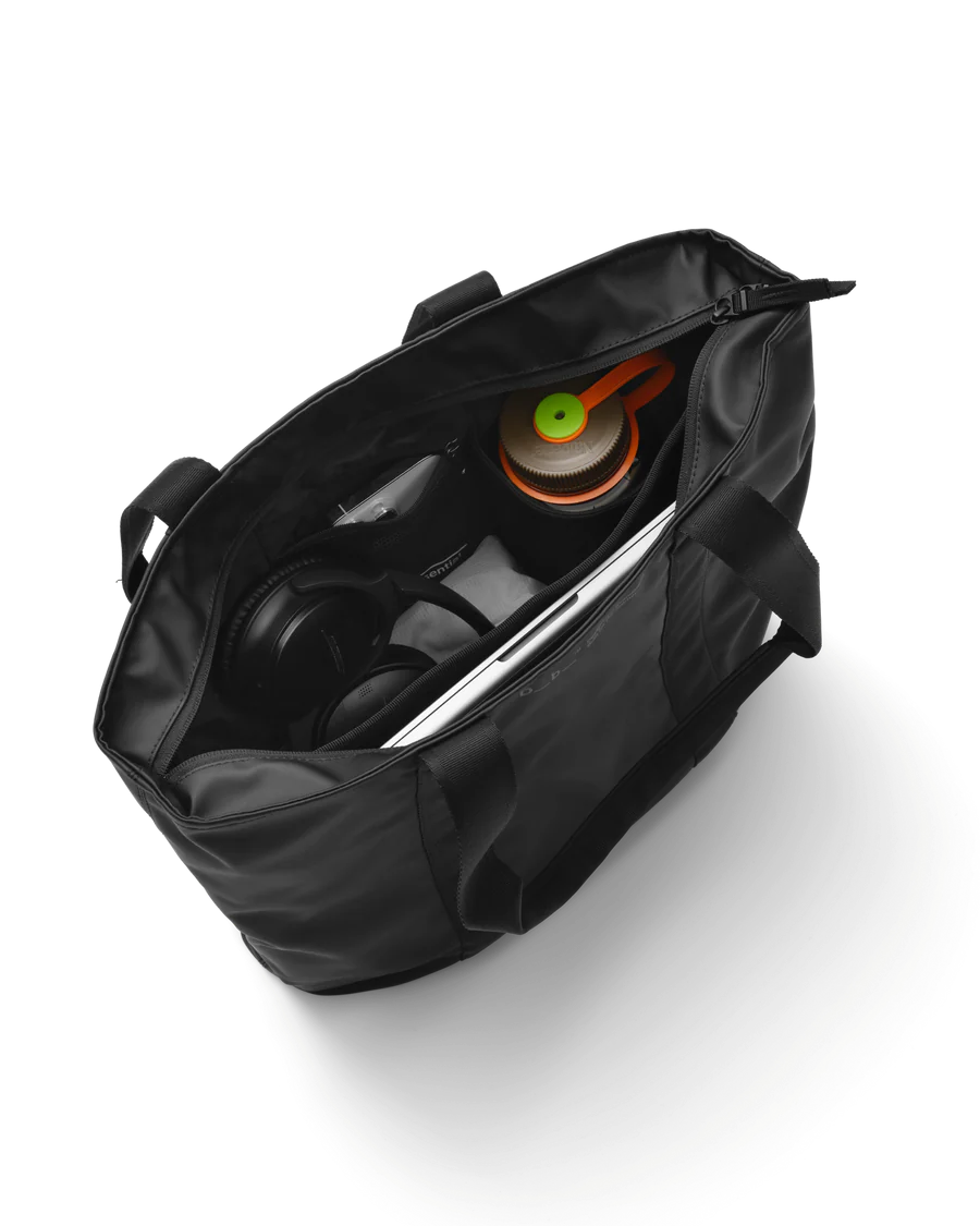 Db Essential Tote 20L - Black Out