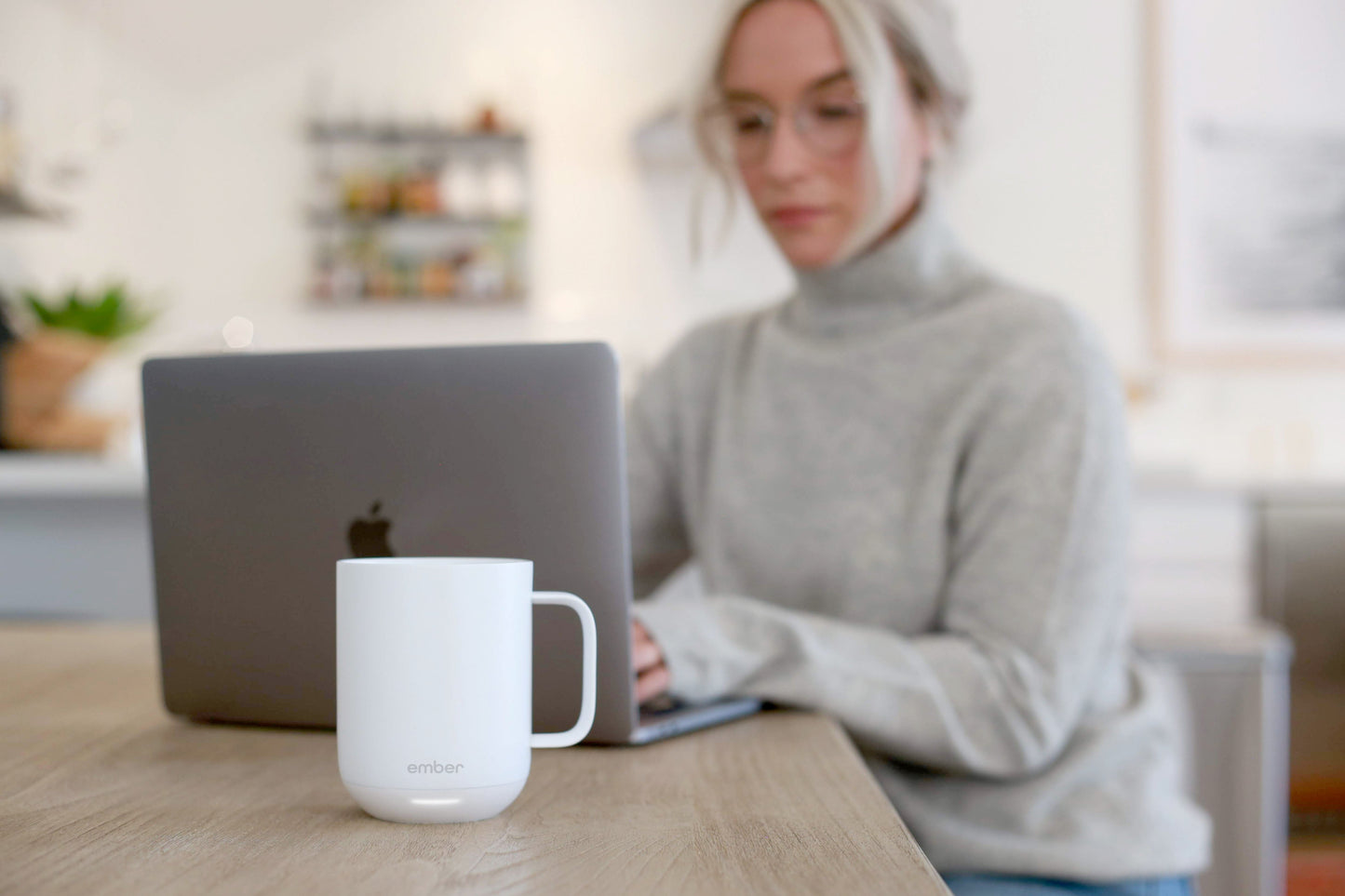 Ember Mug 2 termokrus 295 ml - Hvit
