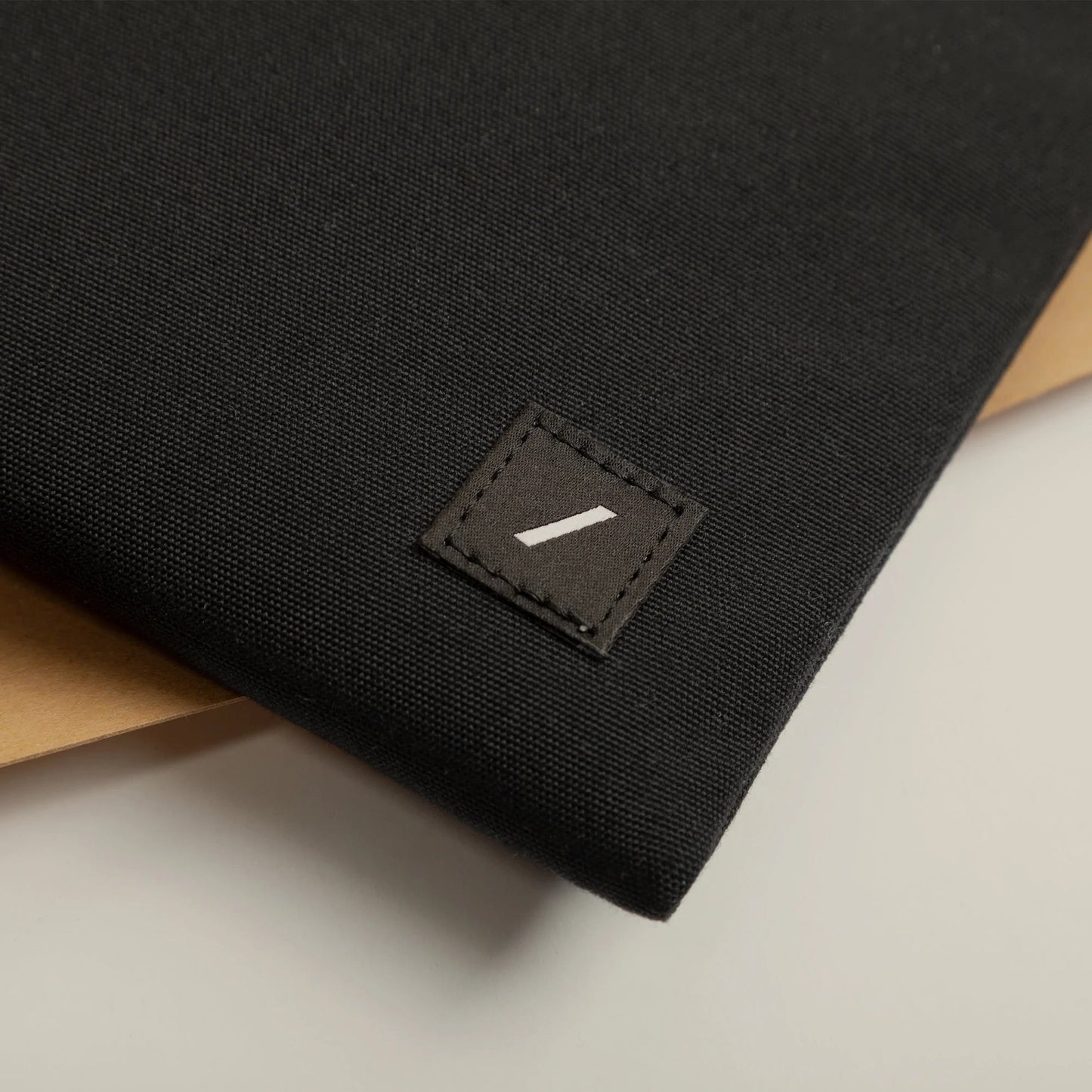 Native Union Mappe til MacBook 14" W.F.A - Svart