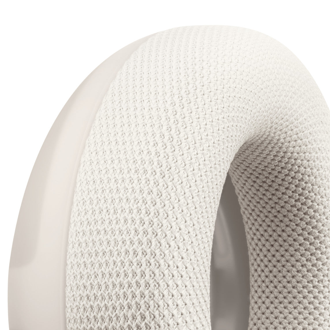 Beats 360 lukkede hodetelefoner – porselenshvit med Performance Knit-puter i porselenshvit